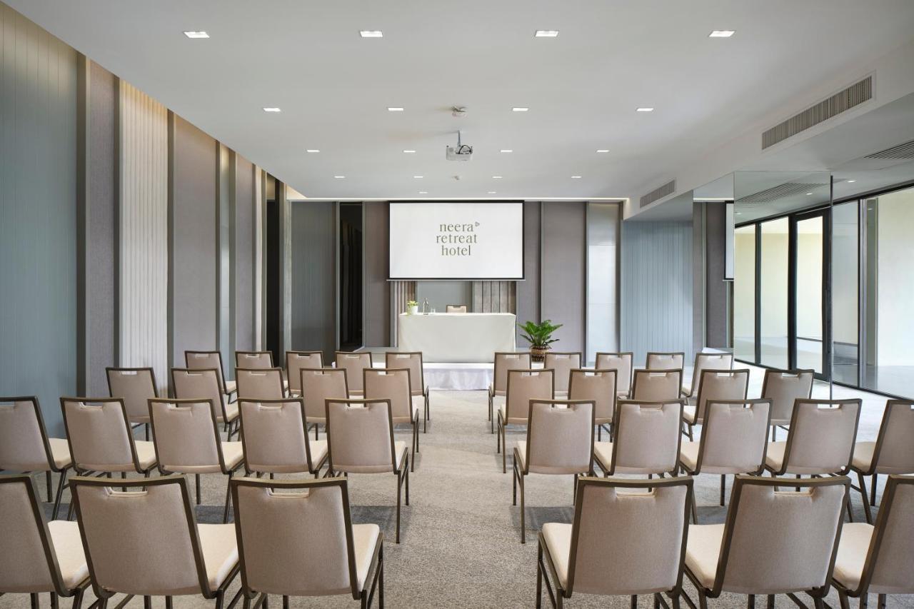 Neera Retreat Hotel ナコーンパトム エクステリア 写真